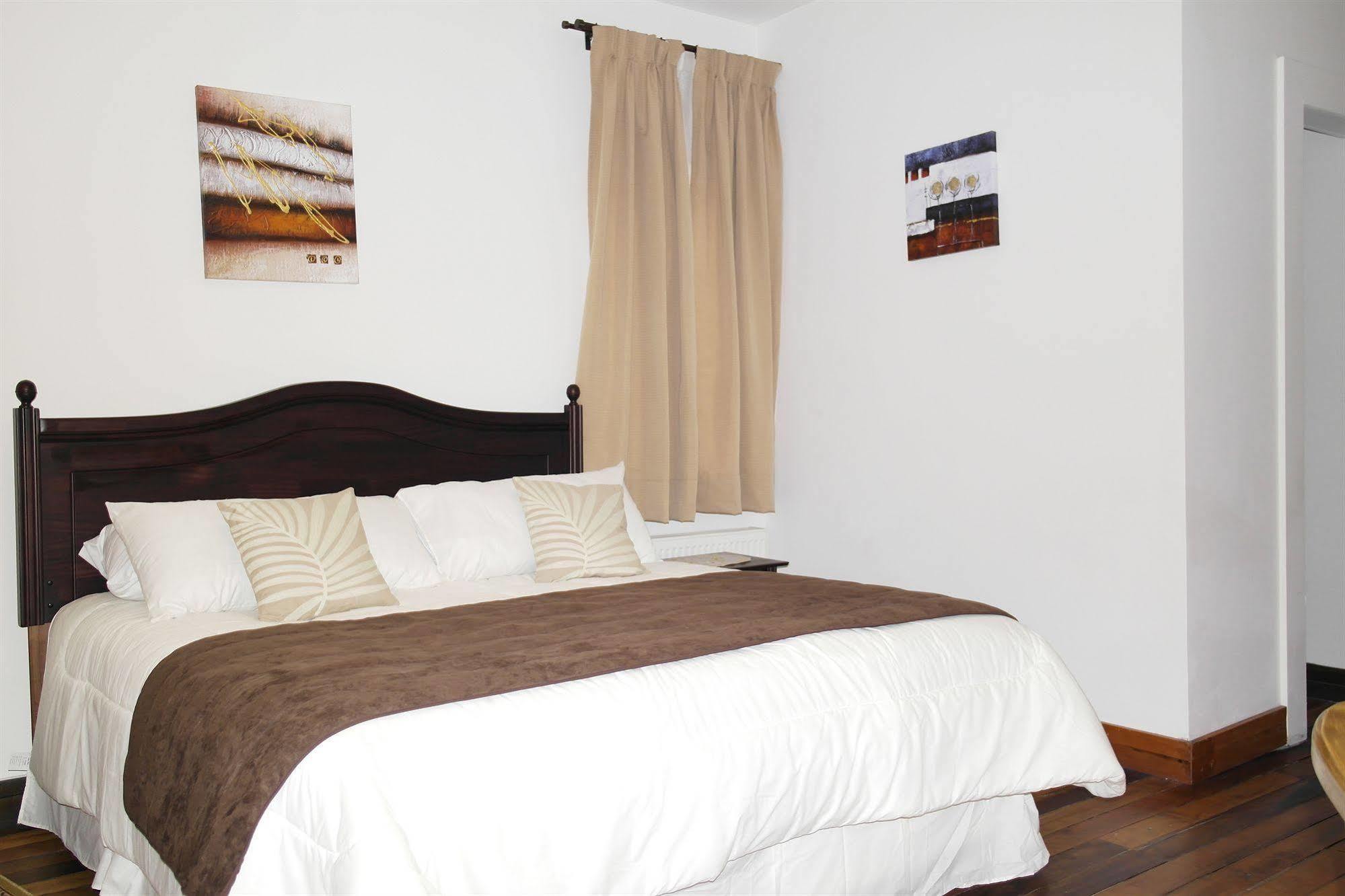 Hotel Casa Lyon Santiago Kültér fotó